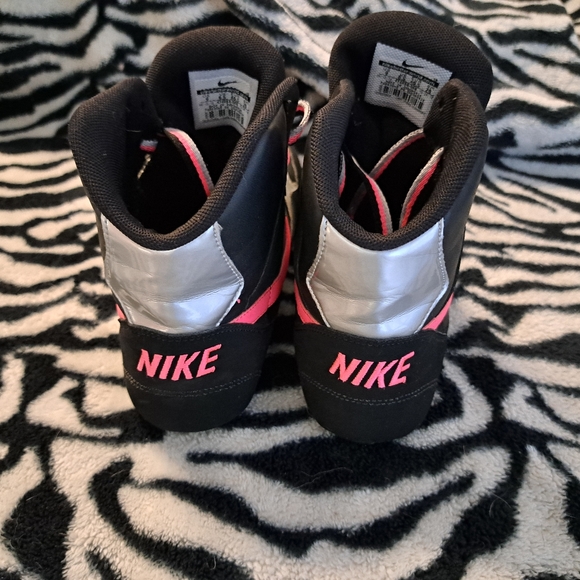 COPY - Beautiful EUC, Rare Nike Greco Supreme 2012. Womens Size 9 Shoes. - Picture 4 of 10